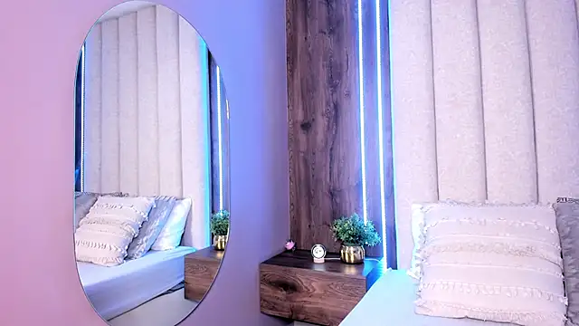 LucySalvatore  online show from 11-12-25, 05:17