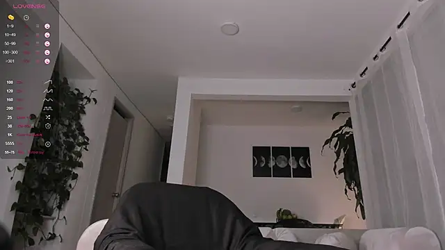 Snapshot of Hotay_andrew chatting on 10-12-25, 01:51 Hotay andrew online show from 10-12-25, 01:51
