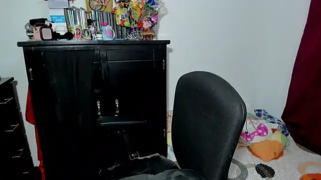 Ivy horse  online show from 01-16-26, 02:48