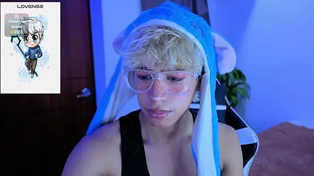 taichi bluy online show from 11-17-25, 07:56