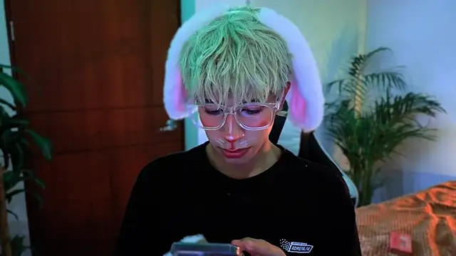 taichi bluy online show from 10-26-25, 03:18