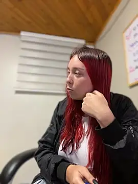 Snapshot of Karen18_boobs chatting on 10-28-25, 01:39 Karen18 boobs online show from 10-28-25, 01:39