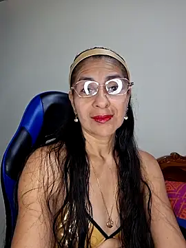 Snapshot of Natasha_50 chatting on 02-11-26, 01:05 Natasha 50 online show from 02-11-26, 01:05