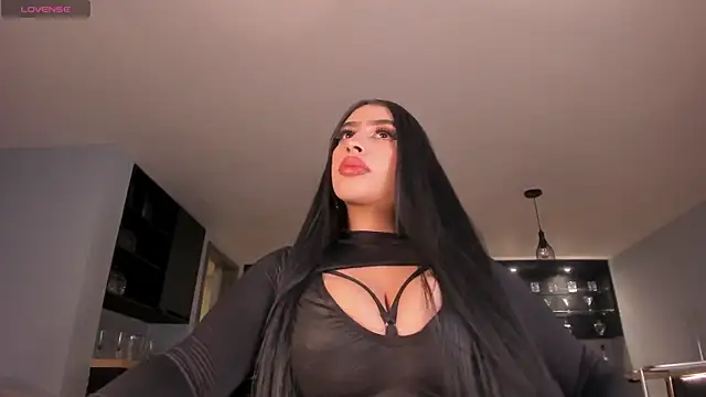 LeahLombardi  online show from 12-21-25, 05:58