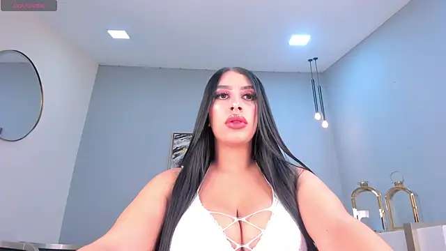 LeahLombardi  online show from 10-13-25, 07:04