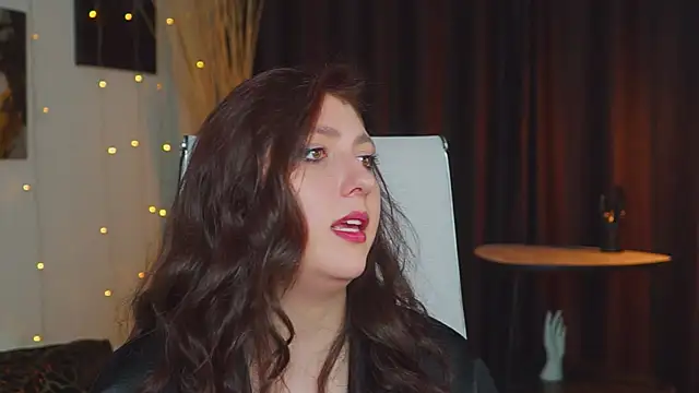 Mary Miiller online show from 10-16-25, 06:21