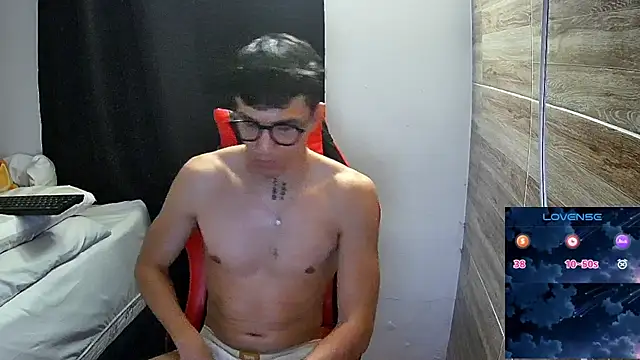 Snapshot of angelicious_ chatting on 05-29-26, 01:17 angelicious online show from 05-29-26, 01:17