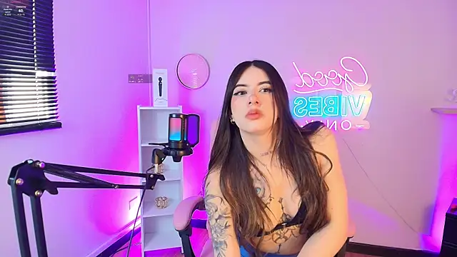 Alice Vixen online show from 11-10-25, 12:32