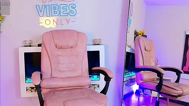 Alice Vixen online show from 04-08-26, 12:06