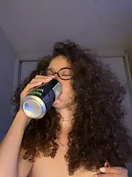 JhenneRouge online show from 11-07-25, 01:32