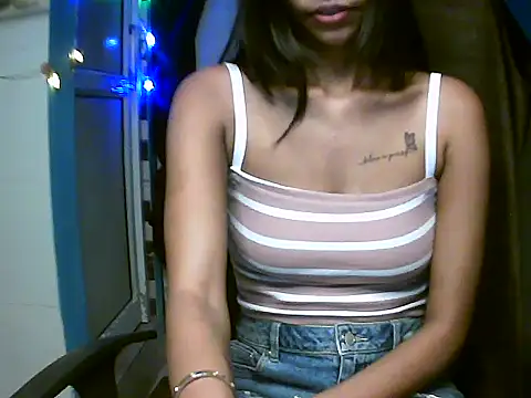 Snapshot of RENUKA_RAJPUT chatting on 06-23-26, 06:39 RENUKA RAJPUT online show from 06-23-26, 06:39