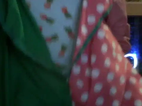 Snapshot of untamedredsnake chatting on 02-09-26, 11:03 untamedredsnake online show from 02-09-26, 11:03