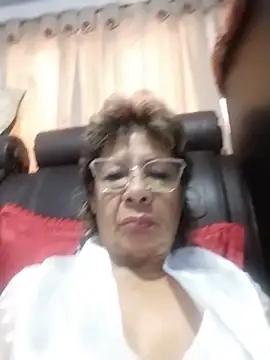 Snapshot of OliviaMorris1 chatting on 06-12-26, 12:25 OliviaMorris1 online show from 06-12-26, 12:25