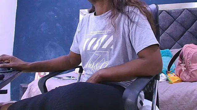 Snapshot of ebony__jheim chatting on 06-01-26, 12:38 ebony jheim online show from 06-01-26, 12:38