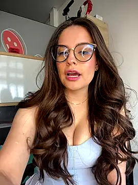 Snapshot of fernanda_aram_ chatting on 10-15-25, 02:58 fernanda aram online show from 10-15-25, 02:58
