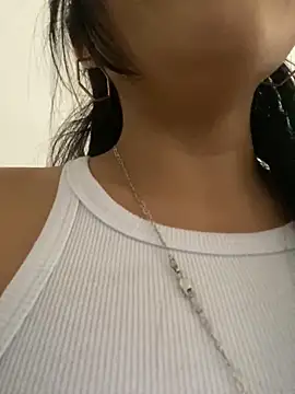 Snapshot of Rosa_25x chatting on 10-18-25, 02:52 Rosa 25x online show from 10-18-25, 02:52