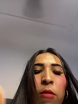 Snapshot of Rosa_25x chatting on 10-14-25, 12:50 Rosa 25x online show from 10-14-25, 12:50