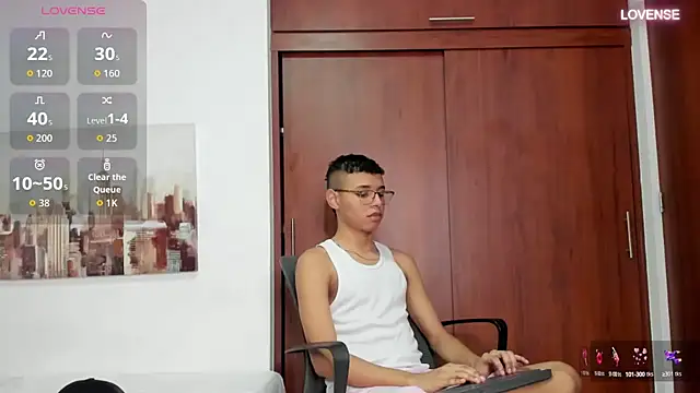 Snapshot of tristan_gold chatting on 09-10-25, 11:04 tristan gold online show from 09-10-25, 11:04