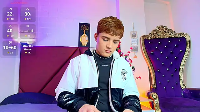 Snapshot of Lucass_love chatting on 05-06-26, 01:04 Lucass love online show from 05-06-26, 01:04