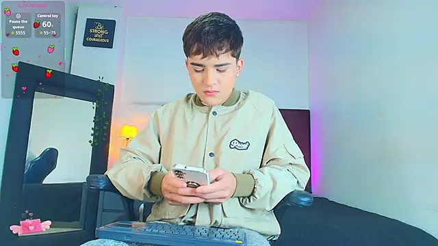 Lucass love online show from 12-18-25, 01:04