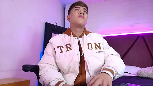 Lucass love online show from 02-11-26, 01:00