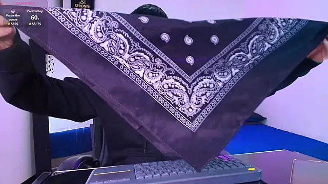 Lucass love online show from 10-06-25, 01:23