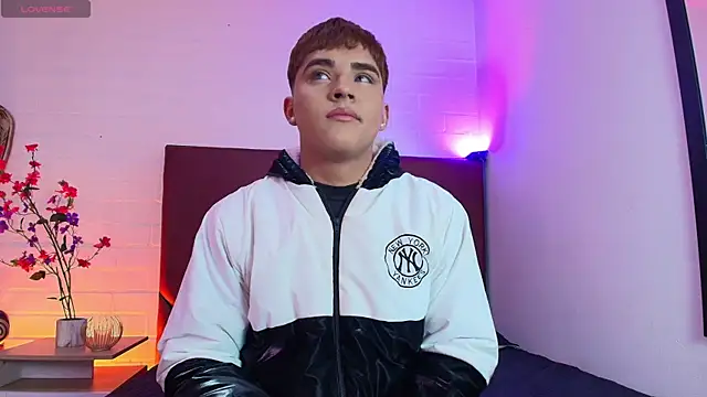 Lucass love online show from 04-07-26, 01:13