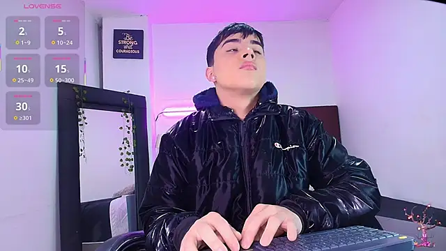 Lucass love online show from 10-15-25, 01:19