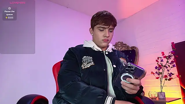 Lucass love online show from 03-25-26, 12:59