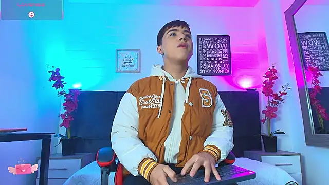 Lucass love online show from 02-15-26, 01:21