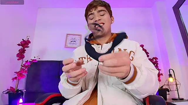 Lucass love online show from 04-02-26, 02:02