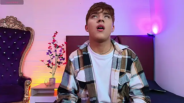 Lucass love online show from 03-30-26, 01:01