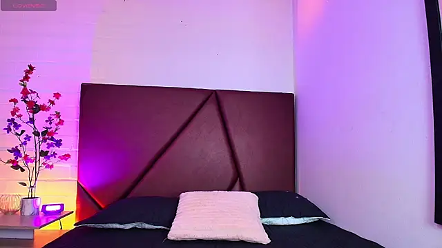 Lucass love online show from 03-31-26, 01:02