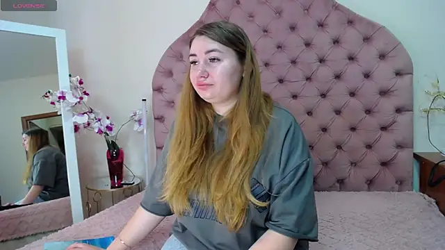 Snapshot of _Agata_ chatting on 05-23-26, 06:01 Agata online show from 05-23-26, 06:01