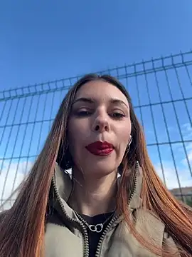 Amelie Crosby online show from 06-18-26, 01:49