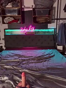 Shy Ivy online show from 10-17-25, 09:16