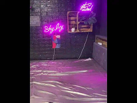 Shy Ivy online show from 11-11-25, 09:31