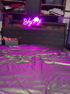 Shy Ivy online show from 09-08-25, 09:47