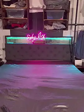 Shy Ivy online show from 10-15-25, 09:45