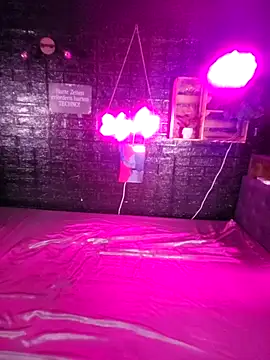 Shy Ivy online show from 11-05-25, 10:57