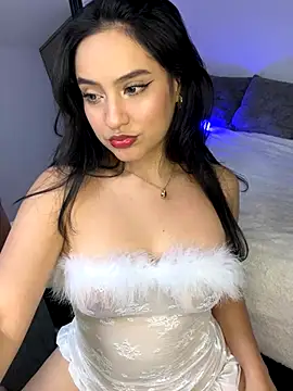 Snapshot of lunatorch chatting on 10-02-25, 05:16 lunatorch online show from 10-02-25, 05:16