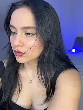 Snapshot of lunatorch chatting on 10-21-25, 04:06 lunatorch online show from 10-21-25, 04:06