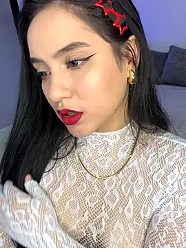 Snapshot of lunatorch chatting on 09-16-25, 03:13 lunatorch online show from 09-16-25, 03:13