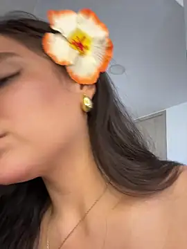 Snapshot of lunatorch chatting on 02-12-26, 08:08 lunatorch online show from 02-12-26, 08:08