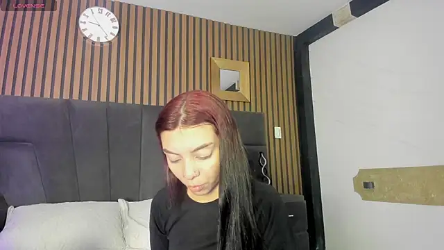 Snapshot of CleoWhite chatting on 09-19-25, 05:55 CleoWhite online show from 09-19-25, 05:55