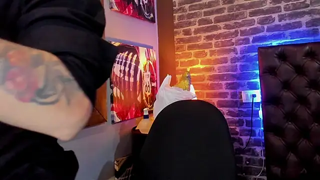 VinzenzRizzo online show from 02-19-26, 04:20