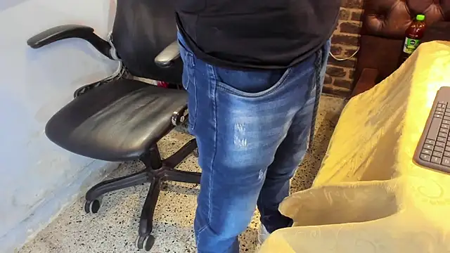 VinzenzRizzo online show from 10-27-25, 05:30