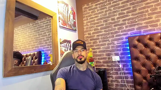 VinzenzRizzo online show from 10-28-25, 03:40