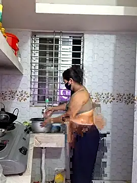 Snapshot of Bristy- chatting on 04-22-26, 01:29 Bristy- online show from 04-22-26, 01:29