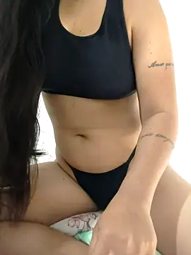 Snapshot of nikolyhot chatting on 09-30-25, 04:46 nikolyhot online show from 09-30-25, 04:46